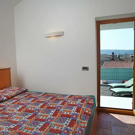 Villa Spacious In Parecag With A Swimming Pool