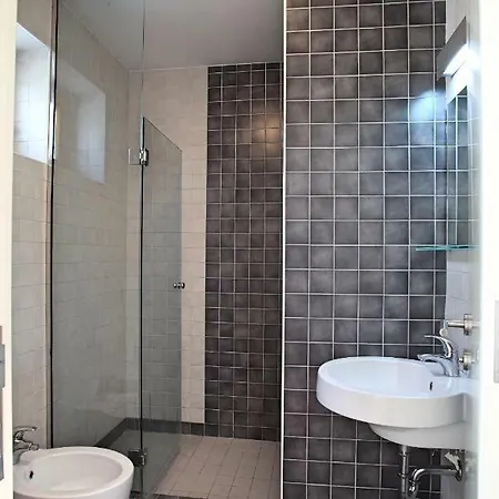 Villa Spacious In Parecag With A Swimming Pool Secovlje